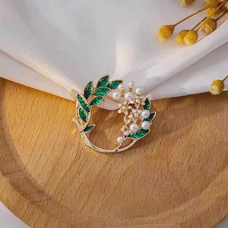 Korealaisen Tyylin High-end Rintakoru / Tyylikäs Elegantti Neula-asuste Naisille