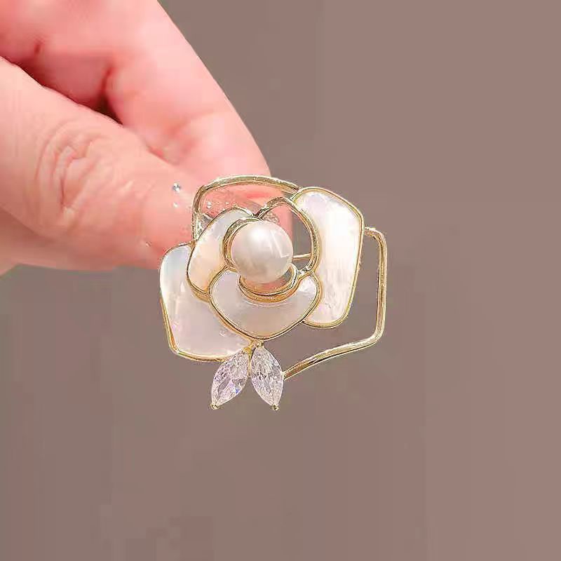 Korealaisen Tyylin High-end Rintakoru / Tyylikäs Elegantti Neula-asuste Naisille