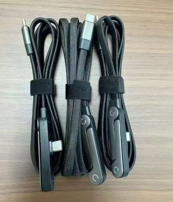 2-in-1 240W Pikalaturi & Taitettava Puhelinteline: USB-C–USB-C – Katso Videoita ja Lataa Samanaikaisesti – Yhteensopiva iPhone 15-17, Huawei, Xiaomi, Honor