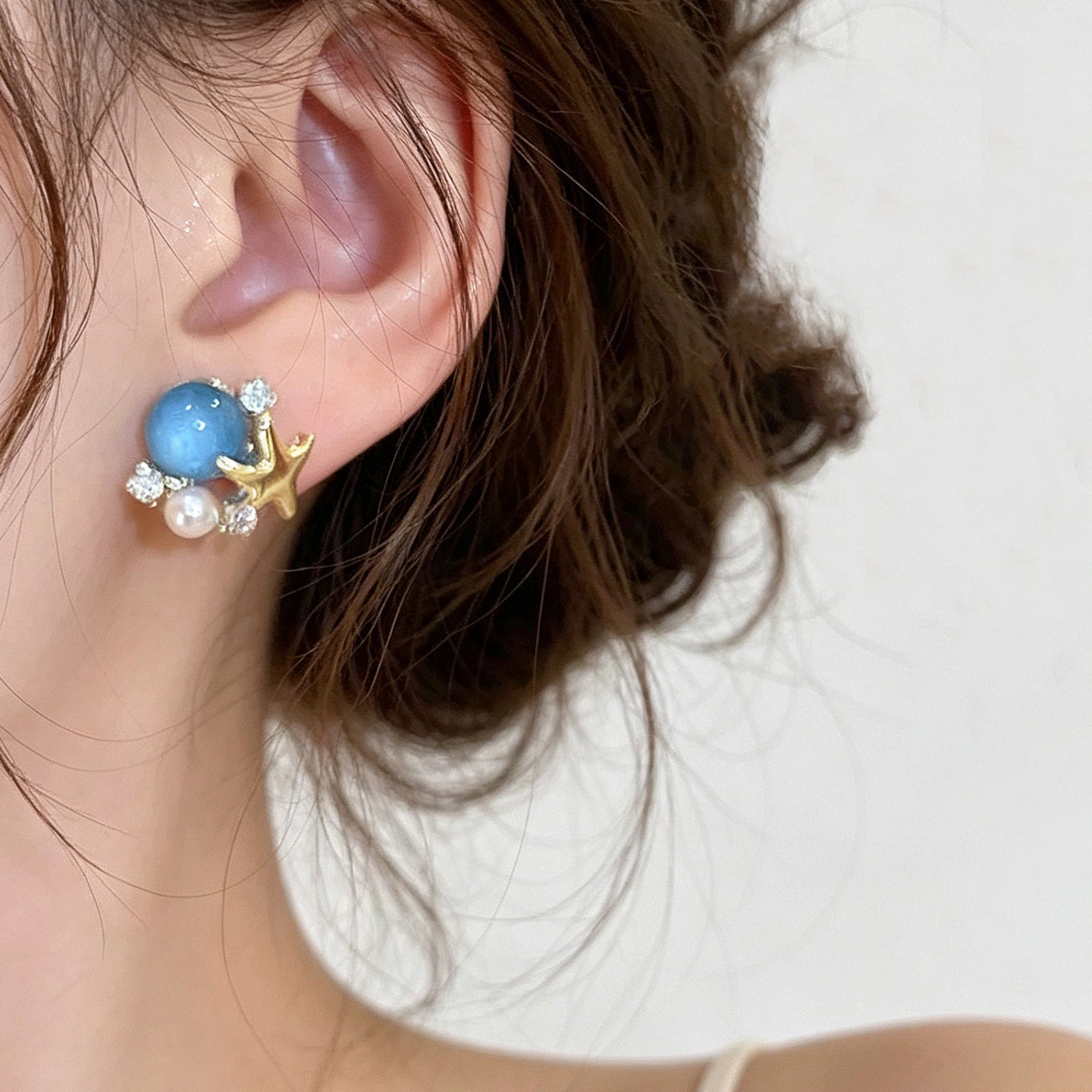 Ocean Vibes -meritähtikorvakorut - siniset cabochon- ja helmikorvakorut